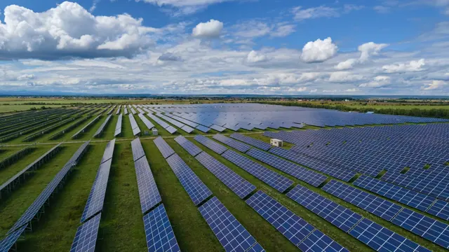 Cambridge Solar Farm Header