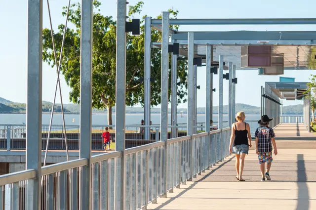 3. Waterfront Walk William Debois