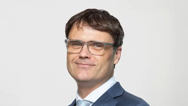 Ben Lyons Urbis Cv 700Px
